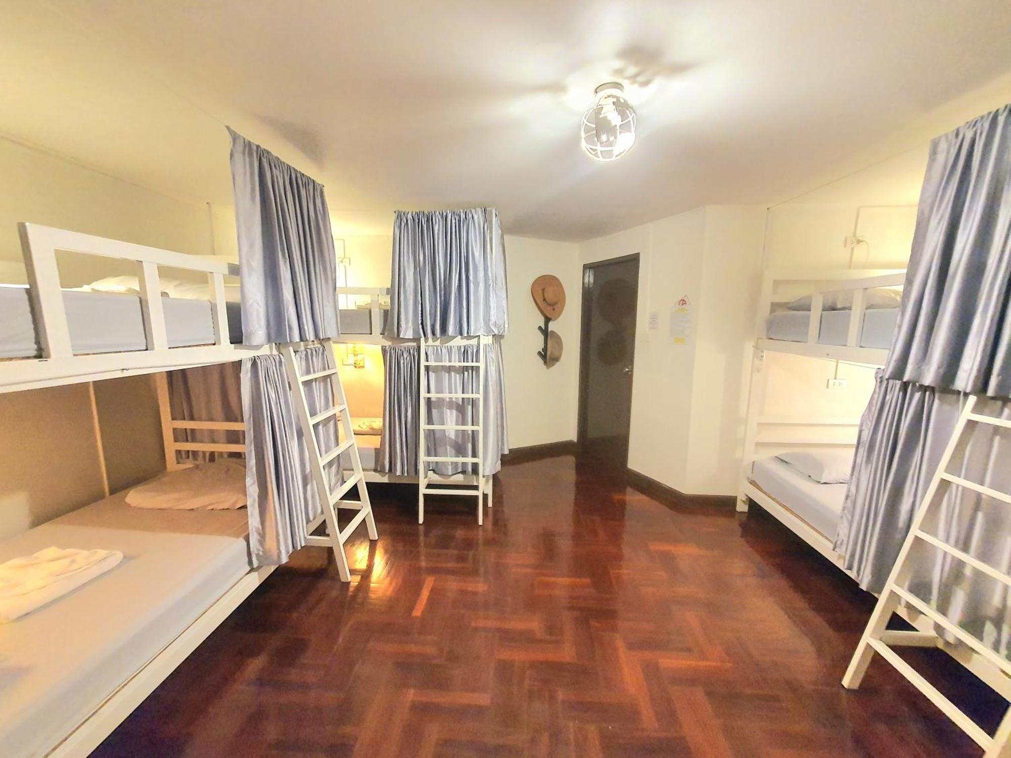 Home16 Hostel 16 Sukhumvit Bangkok Buitenkant foto